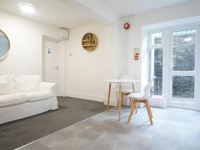 Basement Flat 54 Holyhead Road