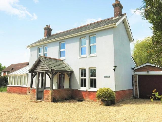 Bashley, New Milton 5 bed detached house to rent £2,650 pcm £612 pw
