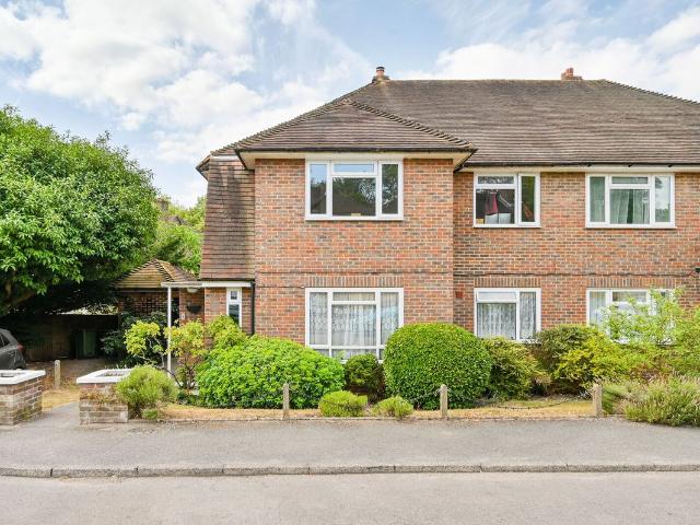 Basildon Close, Sutton SM2, 2 bed flat to rent, £1,750 pcm | PrimeLocation
