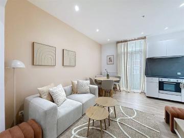 BASILICA, FURNISHED 3 BEDROOM DUPLEX WITH BALCONY