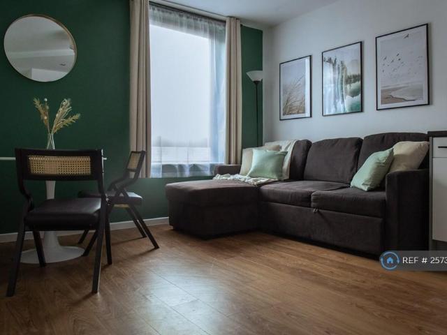 Basilica, Leeds, LS1 2 bed flat to rent £1,500 pcm £346 pw