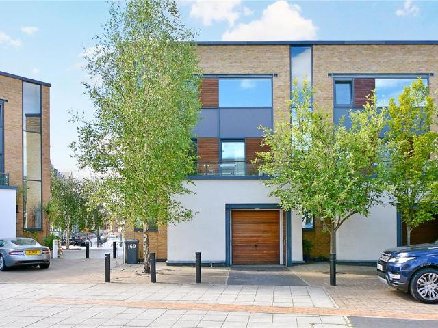 Basin Approach, London, E14 4 bed end of terrace house to rent £5,500 pcm £1,269 pw