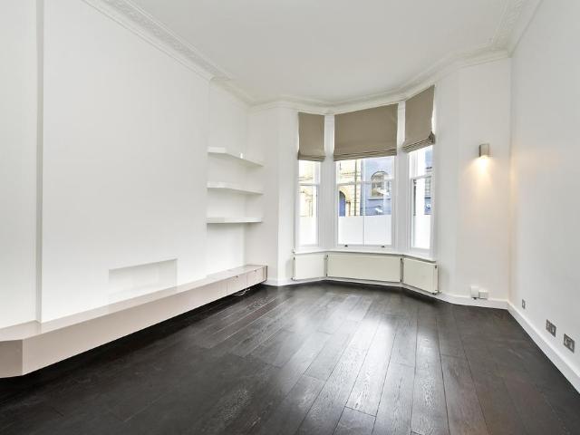 Basing Street, London, W11 1 bed flat to rent £2,800 pcm £646 pw
