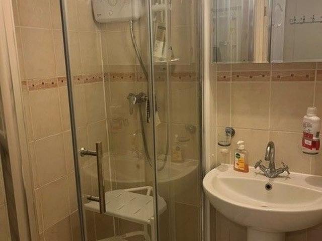 Basinghall Gardens, Sutton SM2, 2 bed flat to rent, £1,750 pcm | PrimeLocation