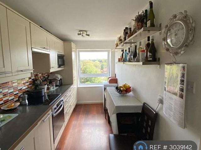 Basinghall Gardens, Sutton, SM2 2 bed flat to rent £1,750 pcm £404 pw