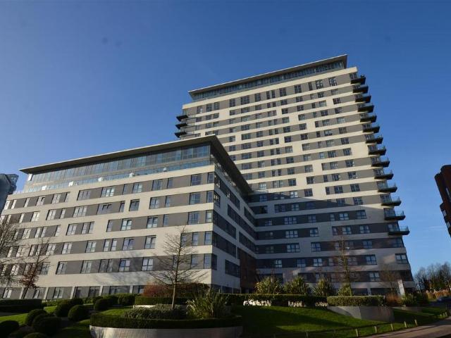 Basingstoke RG21 2 bed apartment to rent £1,450 pcm £335 pw