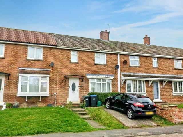Basingstoke Road, Peterlee, Durham. 2 bed terraced house to rent £600 pcm £138 pw