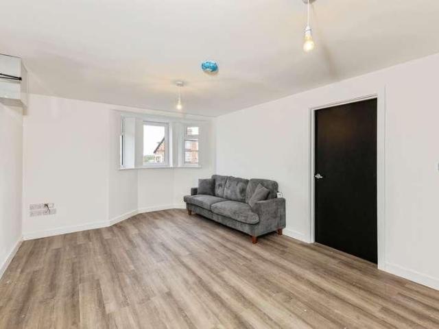 Basingstoke Road, Reading, Berkshire, RG2