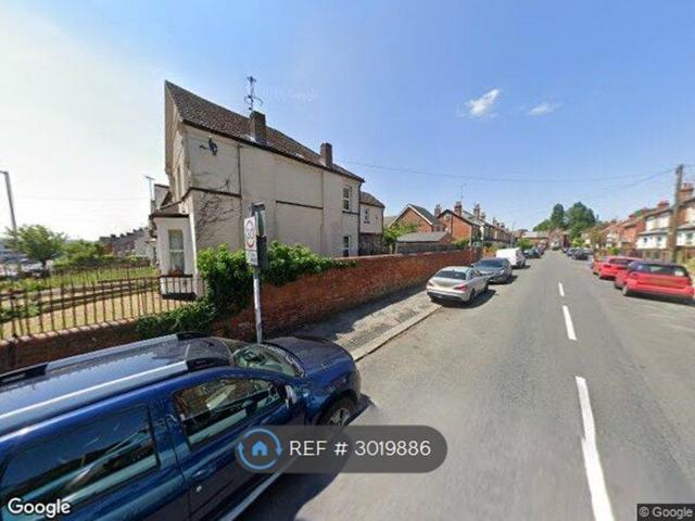 Basingstoke Road, Reading RG2, 5 bed end terrace house to rent, £2,995 pcm | PrimeLocation