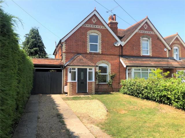 Baskerville Road, Reading RG4 3 bed semi detached house to rent £2,150 pcm £496 pw