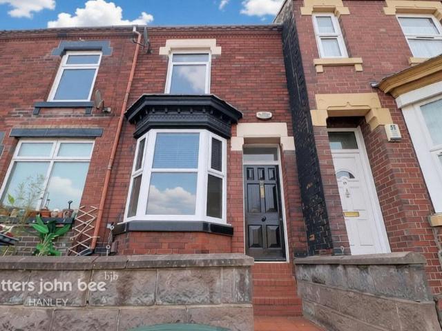 Baskerville Road, STOKE ON TRENT 2 bed terraced house to rent £750 pcm £173 pw