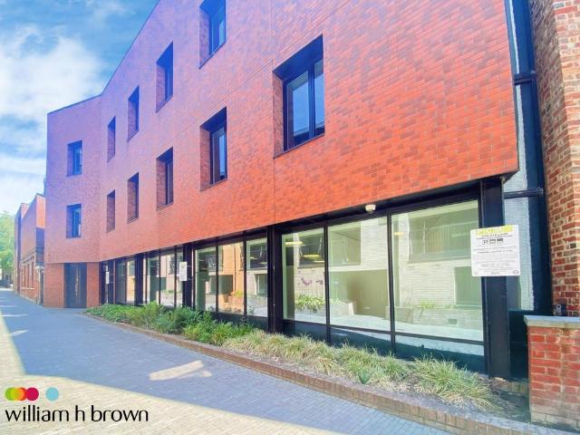Baskett Court, Cannons Mews, CHELMSFORD 2 bed penthouse to rent £1,650 pcm £381 pw