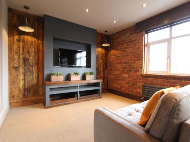 Baslow Road, Sheffield S17, 2 bed flat to rent, £1,200 pcm | PrimeLocation