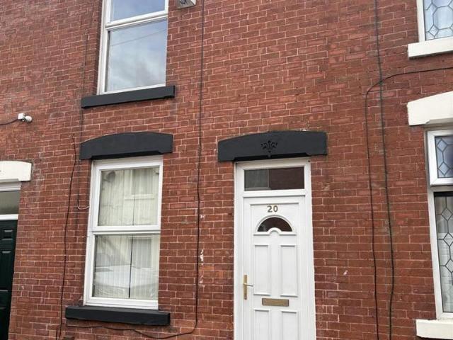 Bass Street, Dukinfield SK16 2 bed terraced house to rent £900 pcm £208 pw