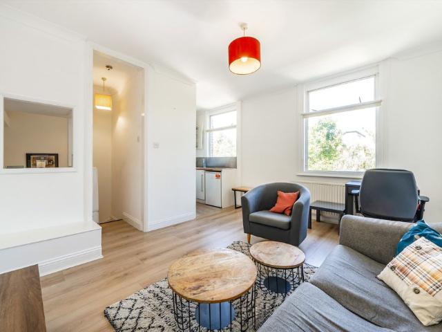 Bassein Park Road, W12, London