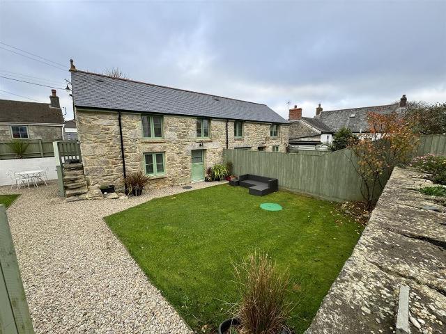 Bassett Court, Godolphin Cross TR13, 2 bed barn conversion to rent, £1,200 pcm | PrimeLocation