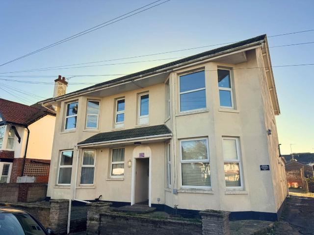 Bassett Road, Bognor Regis PO21, 1 bed flat to rent, £825 pcm | PrimeLocation