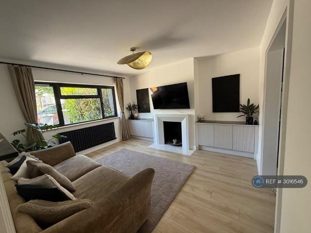 Bassetts Way, Orpington, BR6 4 bed semi detached house to rent £3,250 pcm £750 pw