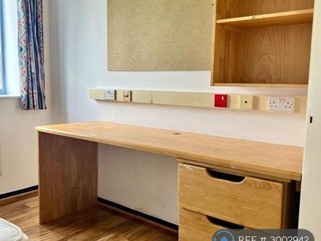 Battalion Hall, London, SE18 1 bed in a house share to rent £950 pcm £219 pw