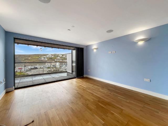 Battery Hill, Redruth TR16 4 bed townhouse to rent £2,250 pcm £519 pw