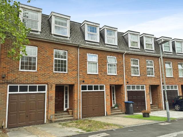 Batterdale, Hatfield AL9, 4 bed terraced house to rent, £2,200 pcm | PrimeLocation