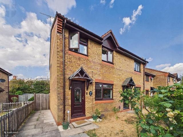 Battersby Mews, Aylesbury 3 bed semi detached house to rent £1,500 pcm £346 pw