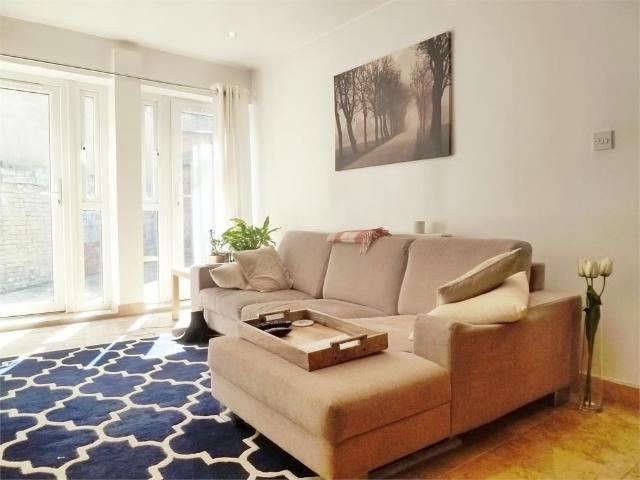 Battersea High Street, Clapham Junction SW11, 1 bed flat to rent, £2,102 pcm | PrimeLocation