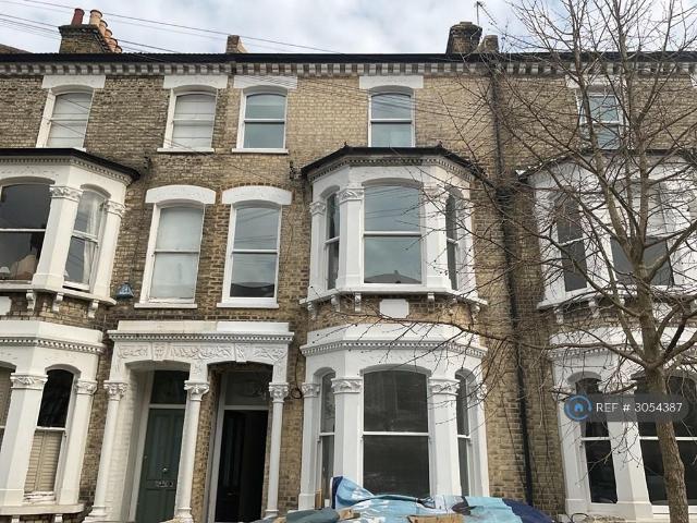 Battersea, London, SW11 2 bed flat to rent £3,600 pcm £831 pw