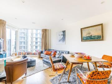 Battersea Reach, Battersea, London, SW18 2 bed flat to rent £2,900 pcm £669 pw