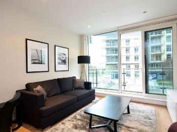 Battersea Reach, Wandsworth, London. 2 bed flat to rent £2,800 pcm £646 pw