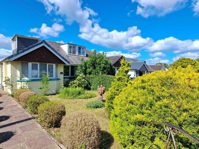 Battersway Road, Paignton TQ4, 2 bed bungalow to rent, £1,350 pcm | PrimeLocation