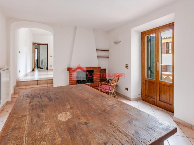BATTIFOLLE / RUSCELLO / POGGIOLA / SAN GIULIANO 6 vani 180mq