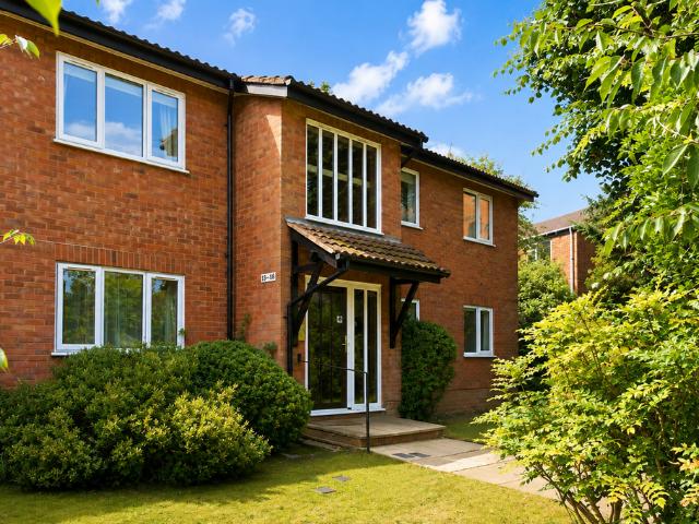 Battlefield Road, Hertfordshire AL1 2 bed apartment to rent £1,850 pcm £427 pw