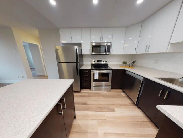 Battleford & Glen Erin — 6599 Glen Erin Walkup Plan D