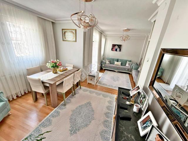 Batıkent Uğur Sitesi Müstakil Bahçeli triplex Acil Satılık 5+1