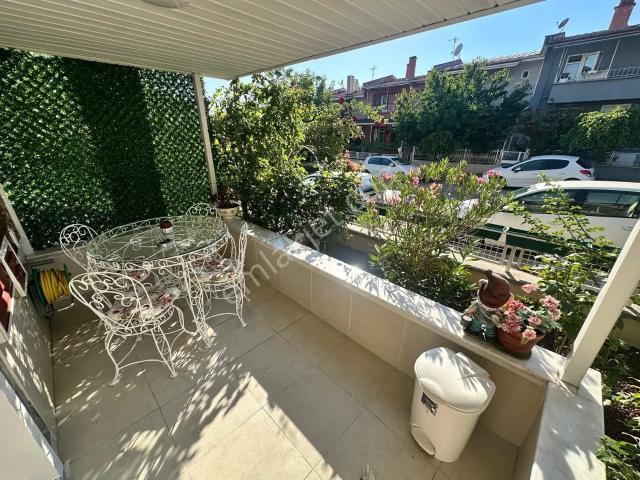 Batıkent Barış Sitesinde Satılık Tribleks 6+1 Villa