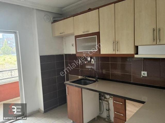 Batıkent Emlak'tan Macunköy Toki'de 2+1 Ara Kat Bakımlı Kiralık