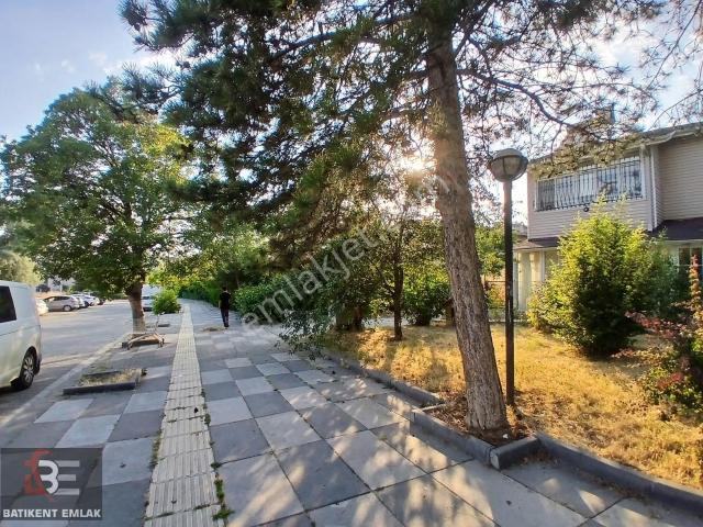 Batıkent Emlak'tan Merkezi Yerde Metro Yakını 3+1 Önü Açık Köşe