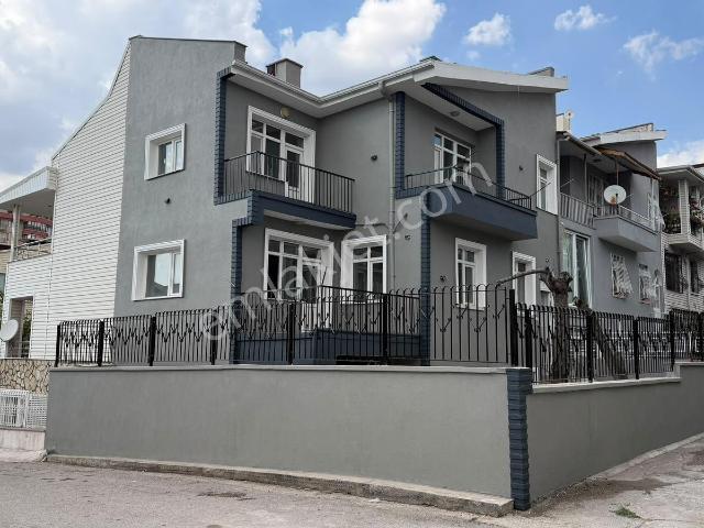 Batıkent Kardelende Full Yenilenmiş 5+1 4+2 Köşe Tripleks