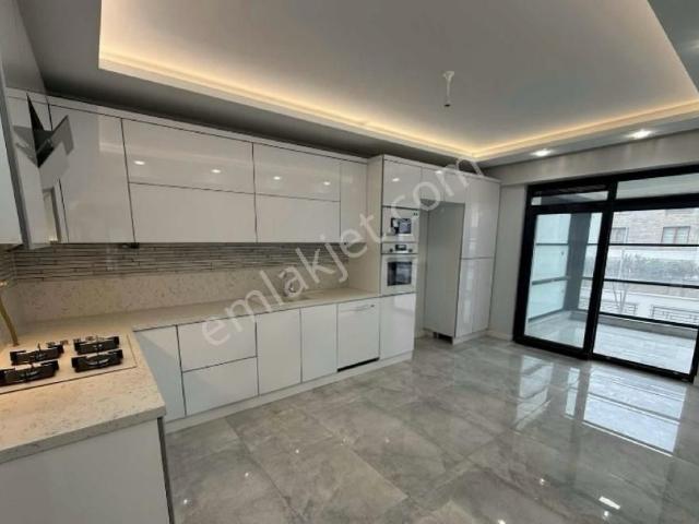 Batıkent Mahallesinde 4+1 200m2 Site İçi Lüks Daireler