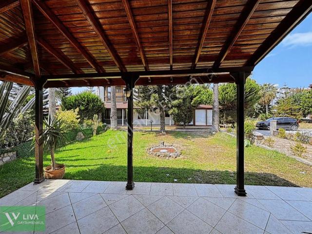 Batıkent Sitesinden Satılık Villa Havuzlu Güvenlikli Site