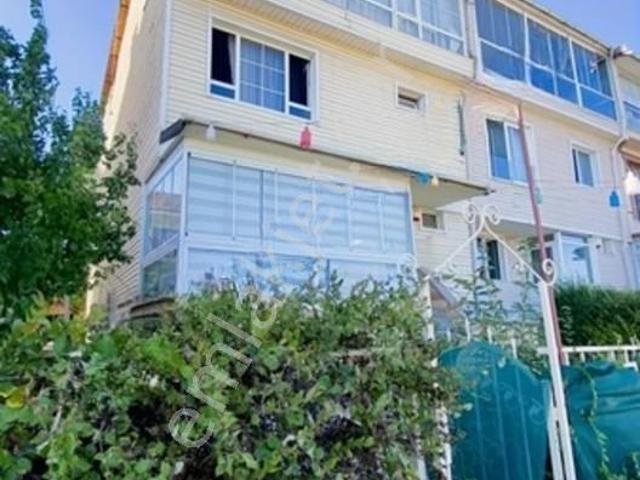 Batıkentin Gözde Konumunda Bahçeli 3+2 Satılık Tripleks Villa