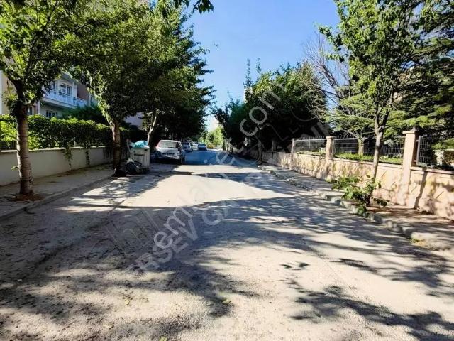 Batıkent'te Satılık 3+1 Site İçi Daire Ersev Gayrimenkul