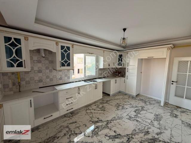 Batıkent'te 4+1, 210m² Kiralık Daire doğalgazlı, Merkezi Konum