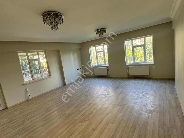 Batı Hastanesi Civarında Satılık 3+1 Daire