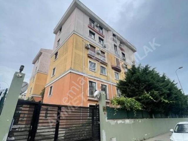 Batı Mahallesi Sahil Rezidans Sitesinde Havuzlu Kiralık 3+1