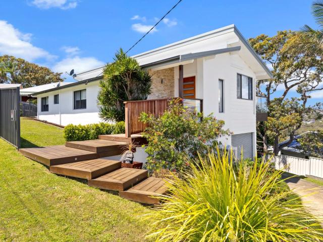 Bateau Bay, 51 Berne Street