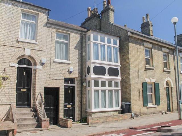 Bateman Street, Cambridge 2 bed terraced house to rent £1,850 pcm £427 pw