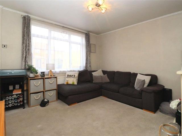 Bateson Way, Woking, Surrey, GU21