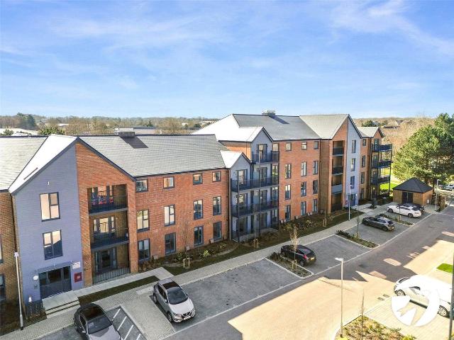 Batesford Close, Kings Hill, West Malling, Kent ME19, 2 bed flat to rent, £1,600 pcm | PrimeLocation